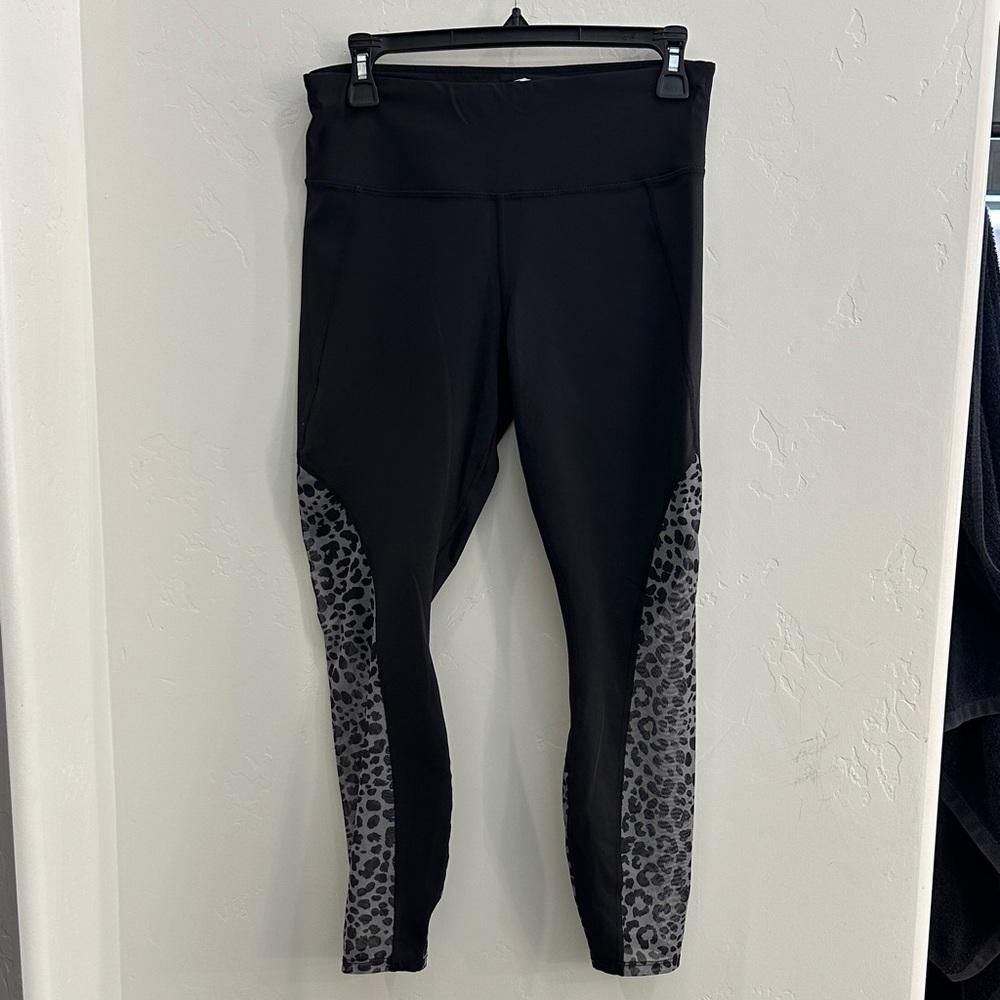 Black Leggings with Leopard Print Accents